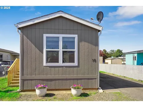 19605 River Road Gladstone OR 97027