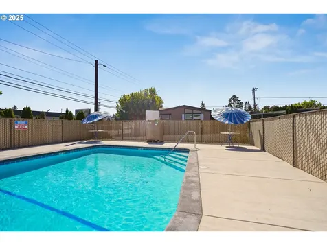 19605 River Road Gladstone OR 97027