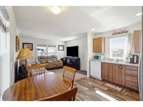 19605 River Road Gladstone OR 97027