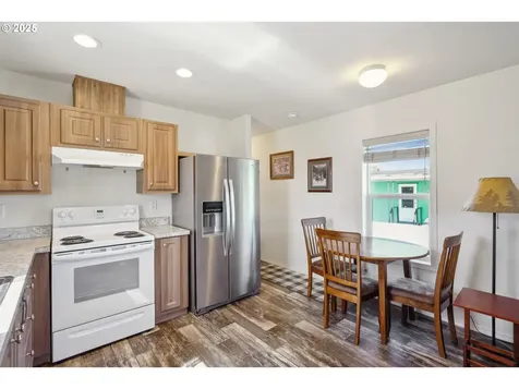 19605 River Road Gladstone OR 97027