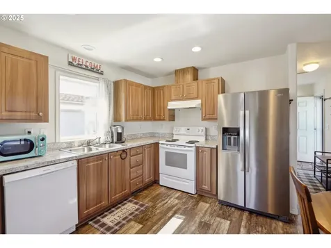 19605 River Road Gladstone OR 97027