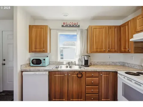 19605 River Road Gladstone OR 97027