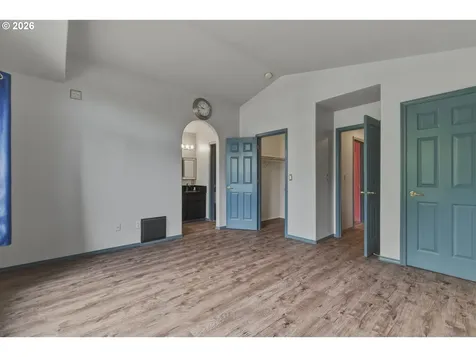 1818 NE Blue Heron Drive Portland OR 97211
