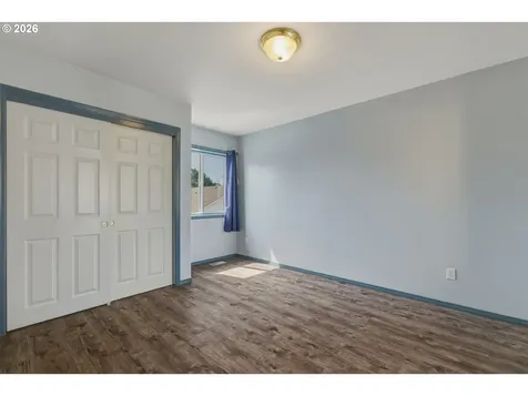 1818 NE Blue Heron Drive Portland OR 97211