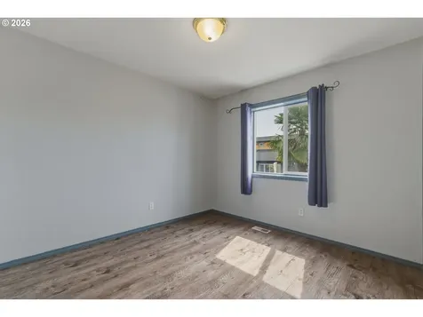 1818 NE Blue Heron Drive Portland OR 97211