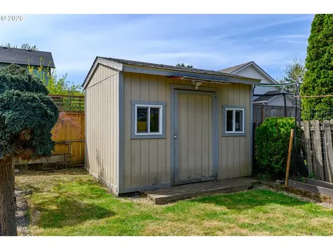 1818 NE Blue Heron Drive Portland OR 97211