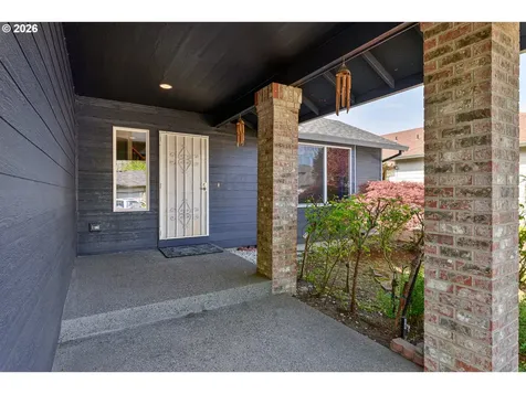 1818 NE Blue Heron Drive Portland OR 97211