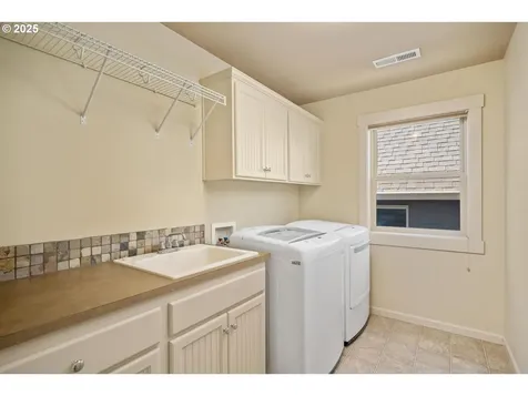 1523 SE 63rd Place Hillsboro OR 97123