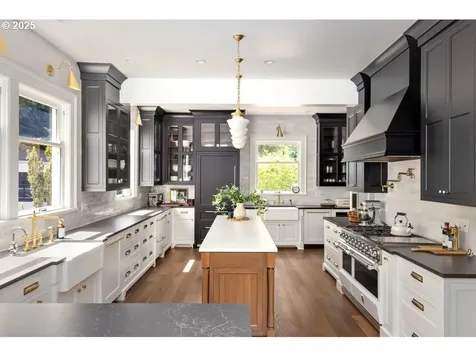 11175 S Riverwood Road Portland OR 97219