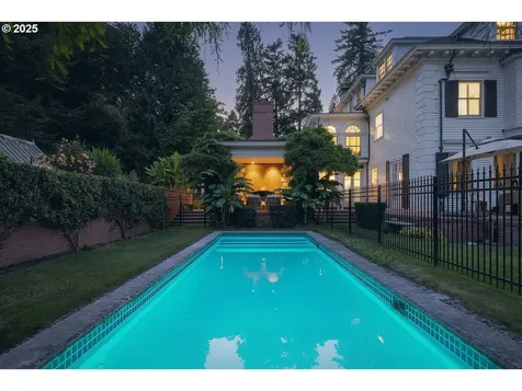 11175 S Riverwood Road Portland OR 97219