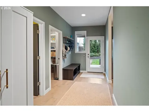 8274 SW 47th Avenue Portland OR 97219