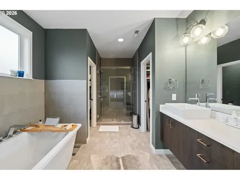 8274 SW 47th Avenue Portland OR 97219