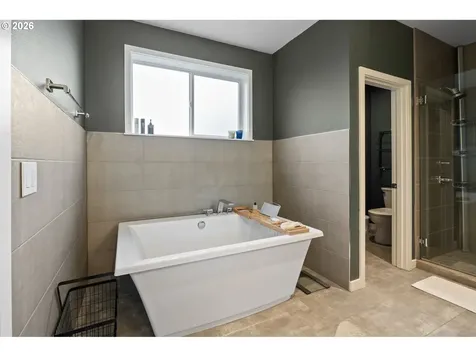 8274 SW 47th Avenue Portland OR 97219