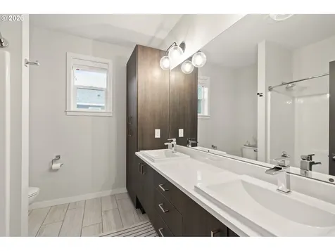 8274 SW 47th Avenue Portland OR 97219