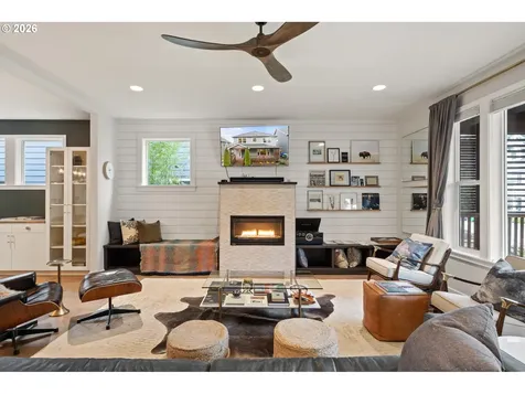 8274 SW 47th Avenue Portland OR 97219