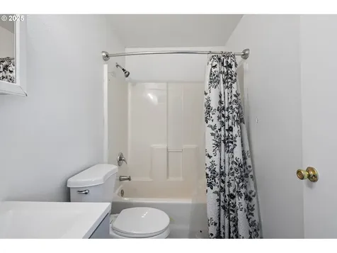 174/178 Lea Avenue Eugene OR 97404