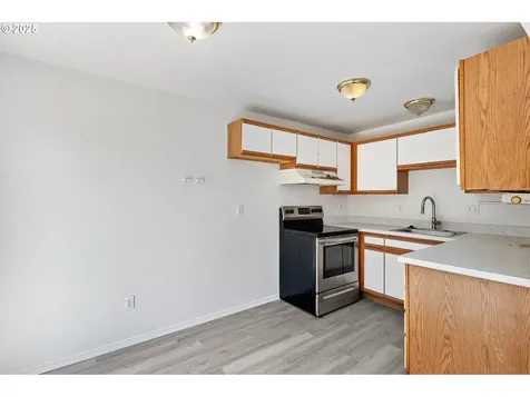 174/178 Lea Avenue Eugene OR 97404