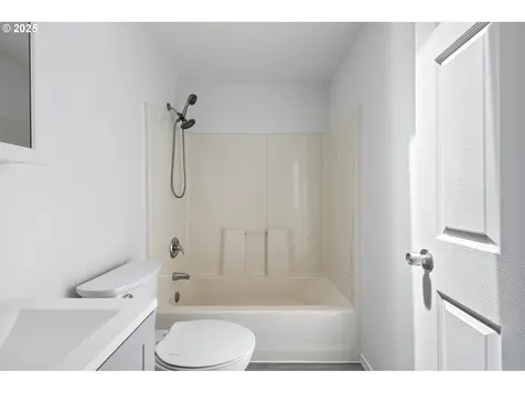 174/178 Lea Avenue Eugene OR 97404