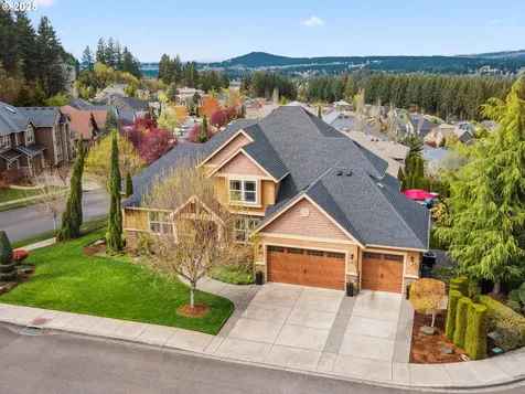 1039 NW 36th Circle Camas WA 98607