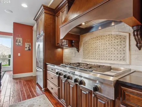 1039 NW 36th Circle Camas WA 98607