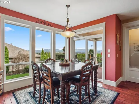 1039 NW 36th Circle Camas WA 98607