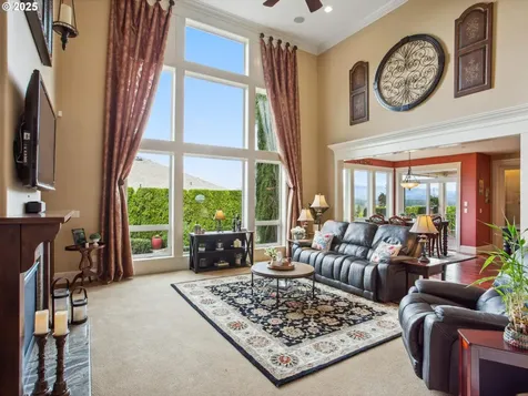 1039 NW 36th Circle Camas WA 98607