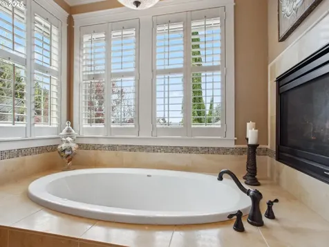 1039 NW 36th Circle Camas WA 98607