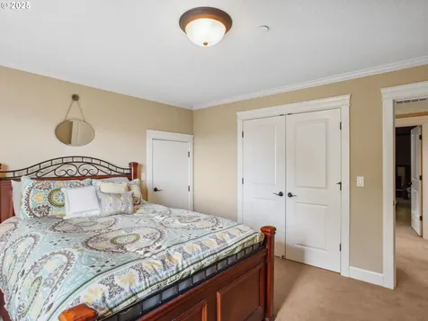1039 NW 36th Circle Camas WA 98607