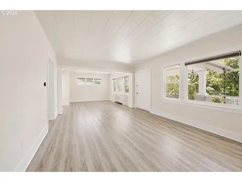 2424 NE 102nd Avenue Portland OR 97220