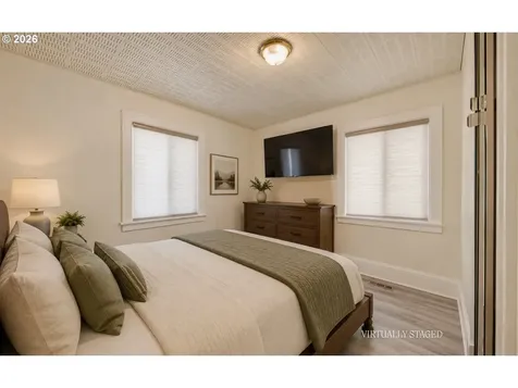 2424 NE 102nd Avenue Portland OR 97220