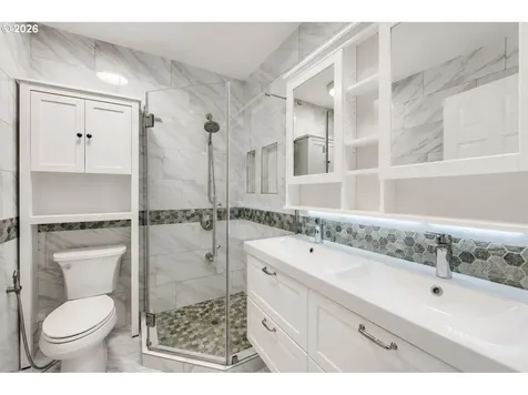 2424 NE 102nd Avenue Portland OR 97220