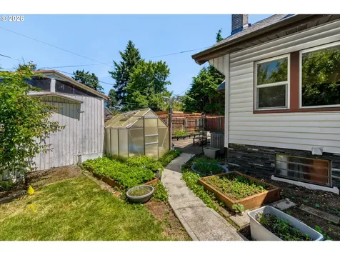 2424 NE 102nd Avenue Portland OR 97220