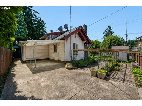 2424 NE 102nd Avenue Portland OR 97220