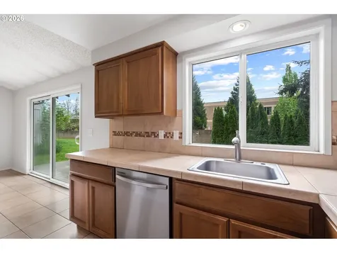 823 NE 132nd Avenue Vancouver WA 98684