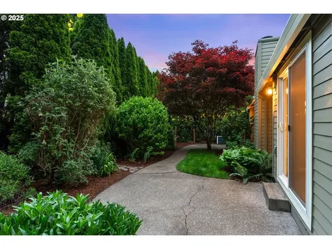 12055 SW Morlock Court Beaverton OR 97008