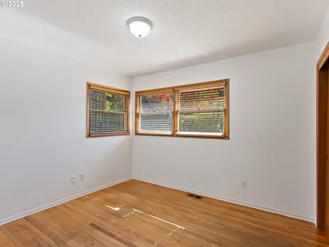 6936 SW 15th Avenue Portland OR 97219