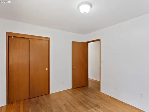 6936 SW 15th Avenue Portland OR 97219