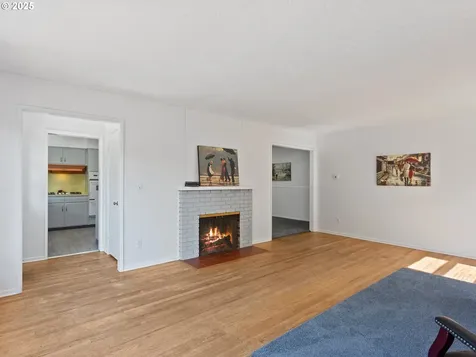 6936 SW 15th Avenue Portland OR 97219