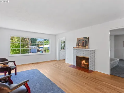 6936 SW 15th Avenue Portland OR 97219