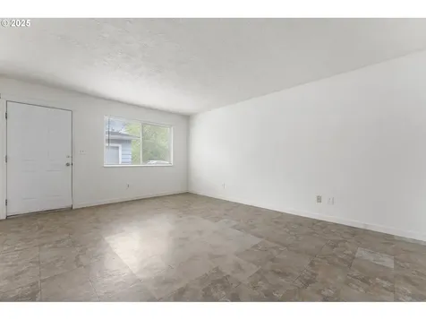 1339 SE 85th Avenue Portland OR 97216