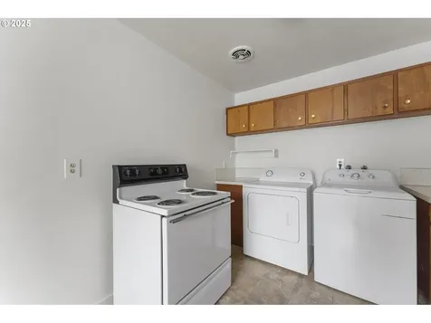 1339 SE 85th Avenue Portland OR 97216