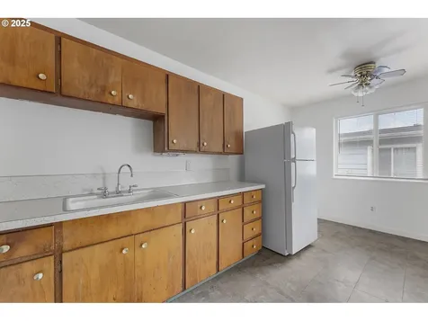 1339 SE 85th Avenue Portland OR 97216