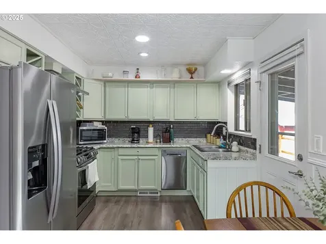 2101 E 13th Street The Dalles OR 97058