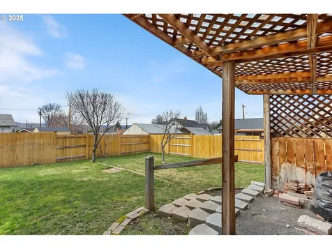 2101 E 13th Street The Dalles OR 97058