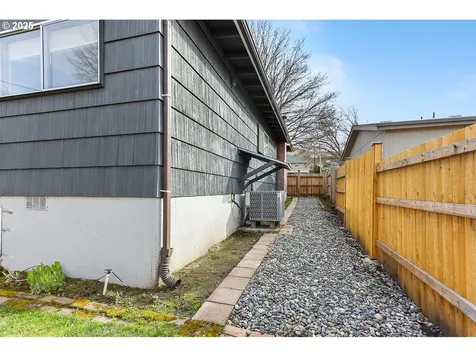 2101 E 13th Street The Dalles OR 97058