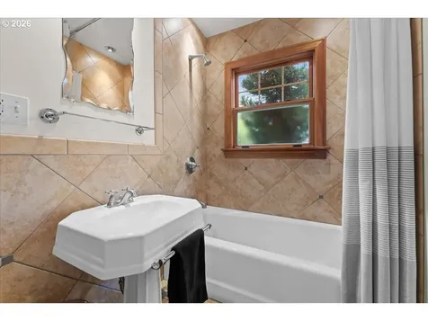 3725 NE 72nd Avenue Portland OR 97213
