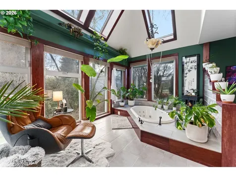 1054 NE Faloma Road Portland OR 97211