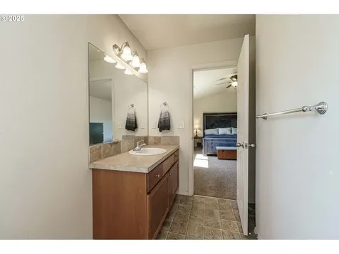 5735 NE 49th Street Vancouver WA 98661