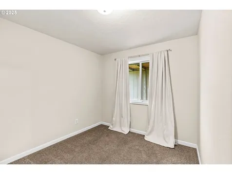 955 Territorial Street Harrisburg OR 97446