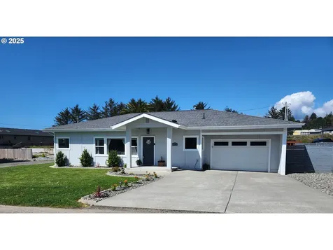 1244 Moore Street Brookings OR 97415